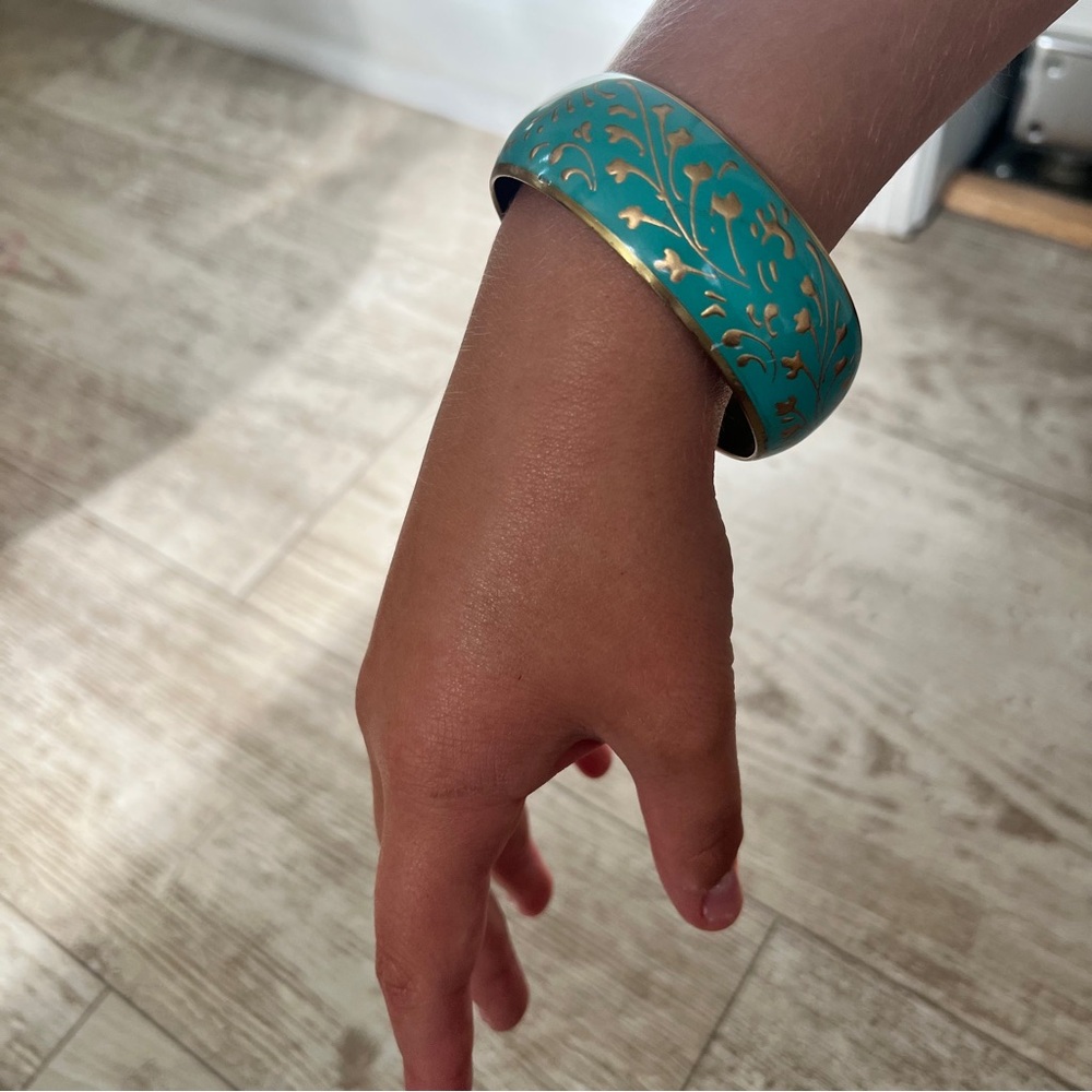 BEAUTIFUL Teal and Gold Floral Bangle Bracelet EUC! - Picture 8 of 9